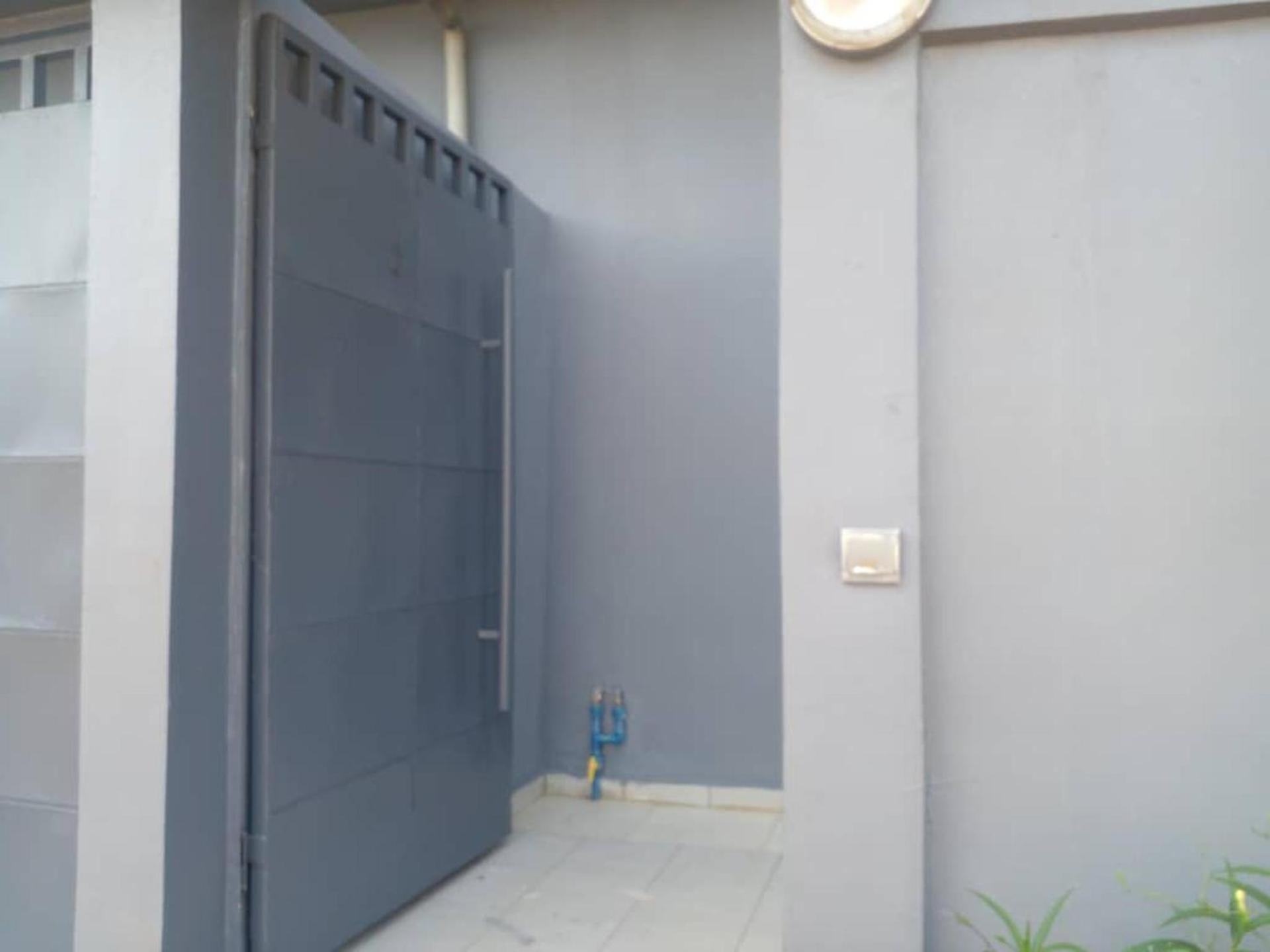 Villa Lovely 1-Bed Duplex House Abidjan Exterior foto